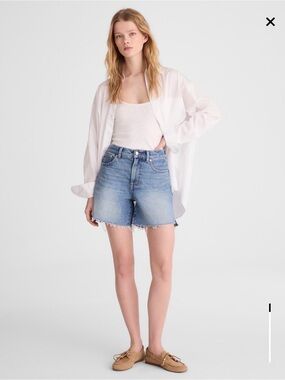 NWT Madewell Perfect Jean Short in Midvale Wash- Size 28